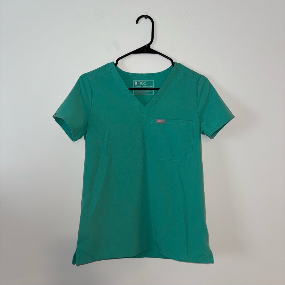 Figs Women's Short Sleeve V-Neck Top in Teal